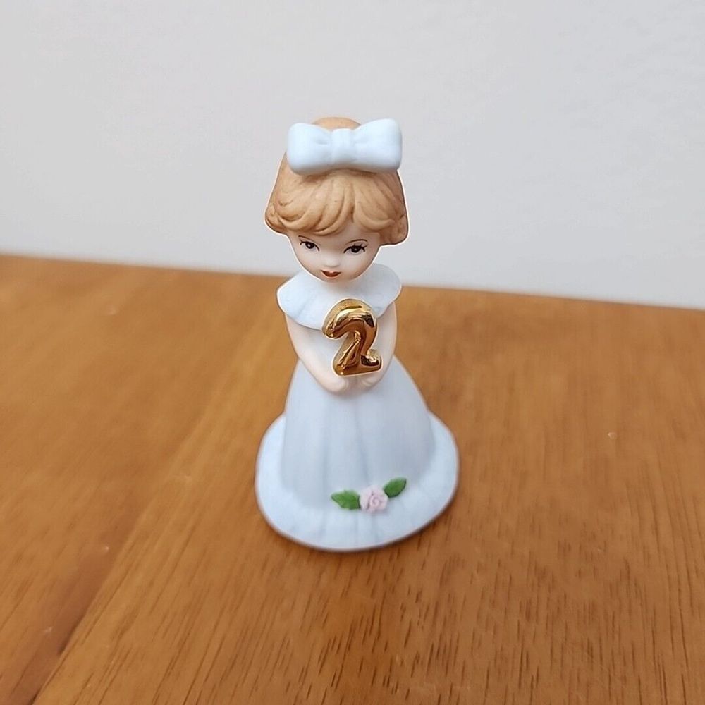 Enesco Growing Up Birthdays Girls bLbrunette Age Two‎ 2 - 1982